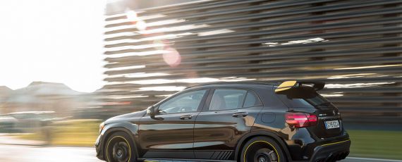 Mercedes-AMG GLA 45 4MATIC Yellow Night Edition (02)