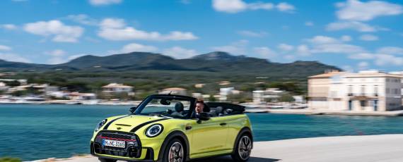 MINI John Cooper Works Cabriolet 2021 (01)