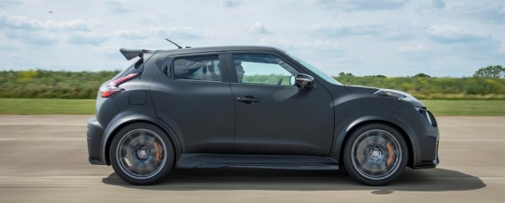 Nissan Juke-R 2.0 (06)