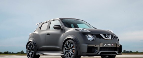 Nissan Juke-R 2.0 (01)