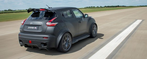 Nissan Juke-R 2.0 (03)