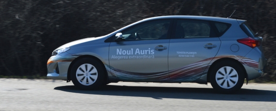 Noul Auris 2013 - lateral