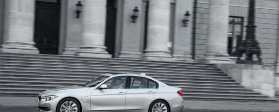 Noul BMW 330e (02)