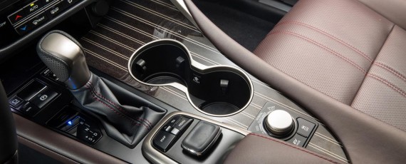 Noul Lexus RX - interior (05)