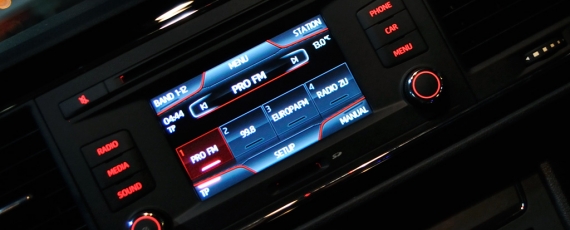 Noul Seat Leon - Media System Colour radio