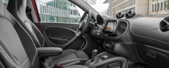 smart BRABUS forfour - interior (02)