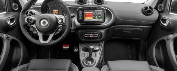 smart BRABUS forfour - interior (01)