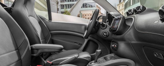 smart BRABUS fortwo cabrio - interior (01)