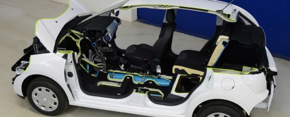 Peugeot/Citroen Hybrid Air (01)