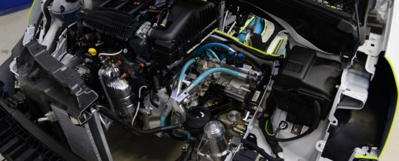 Peugeot/Citroen Hybrid Air (05)