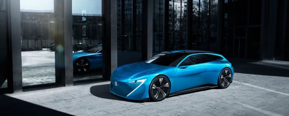 Conceptul Peugeot Instinct (01)