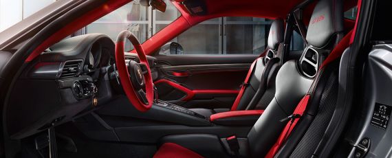 Porsche 911 GT2 RS (04)