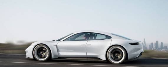 Porsche Mission E (01)