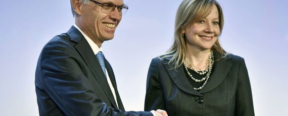 Carlos Tavares, CEO-ul Groupe PSA și Mary Barra, CEO GM (01)