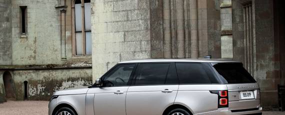 Range Rover P400e (04)