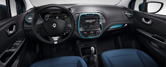 Renault Captur - interior albastru
