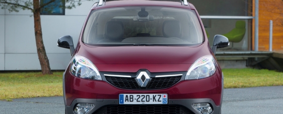 Renault Scenic XMOD - faţă