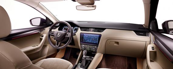 SKODA Octavia 2017 - interior (05)