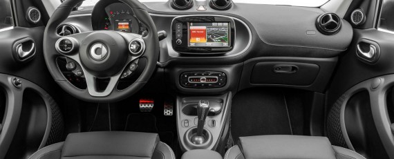 Noul smart BRABUS - interior (01)