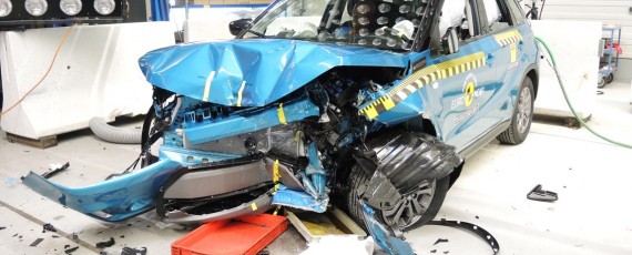 Suzuki Vitara - teste Euro NCAP (02)