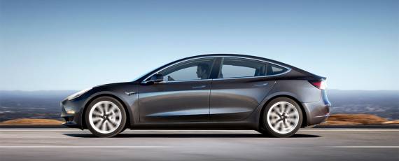 Tesla Model 3 - primele livrari (02)