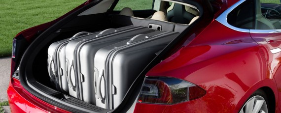 Tesla Model S (05)