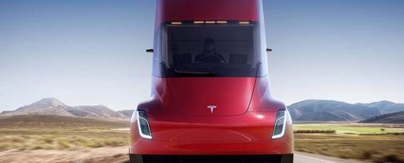 Tesla Semi (02)