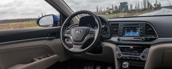 Test Hyundai Elantra 1.6 CRDi (17)