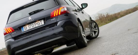 Test Peugeot 308 1.2 PureTech 130 EAT6 (04)