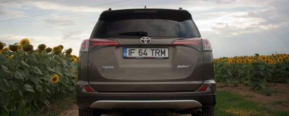 Test Toyota RAV4 2.0 D-4D Luxury (04)