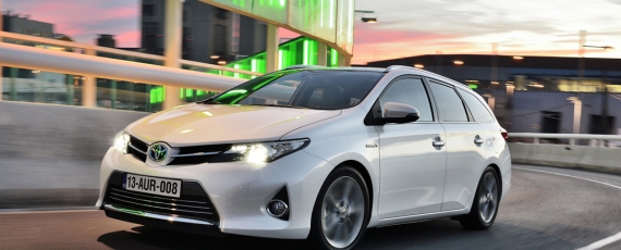 Auris Touring Sports - faţă