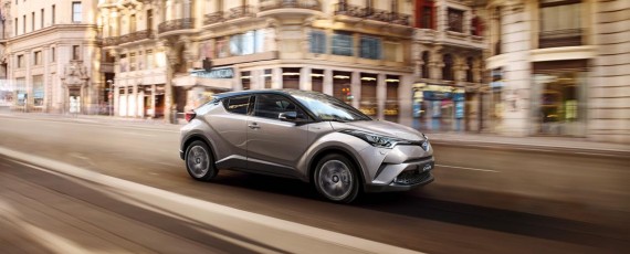 Toyota C-HR (01)