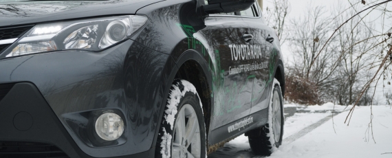 Noua Toyota RAV4 2013 - pe zăpadă