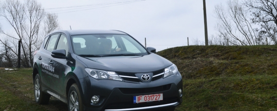 Noua Toyota RAV4 2013 - în off-road