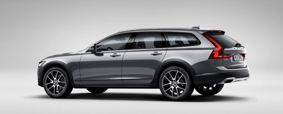 Volvo V90 Cross Country (03)