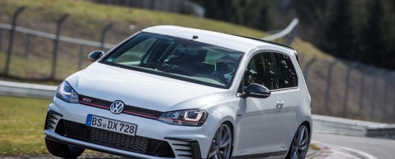 VW Golf GTI Clubsport S - record Nurburgring (03)