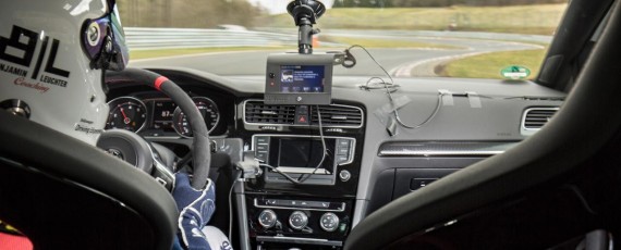 VW Golf GTI Clubsport S - record Nurburgring (06)