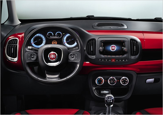 Fiat 500L - interior