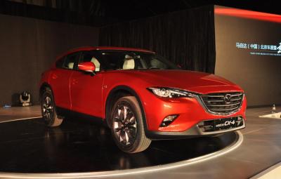 Noua Mazda CX-4