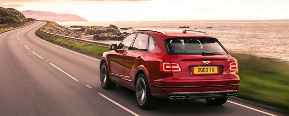 Bentley Bentayga V8 (04)