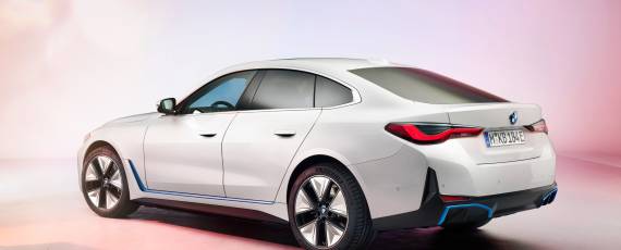 Noul BMW i4 (02)