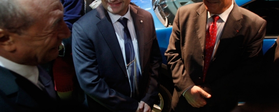 Traian Basescu - oficialii Dacia