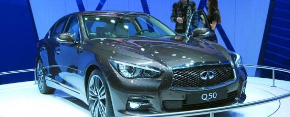 Infinity Q50 - lateral