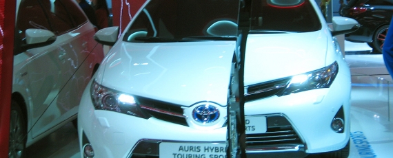 Toyota Auris Hybrid Touring Sports - detalii