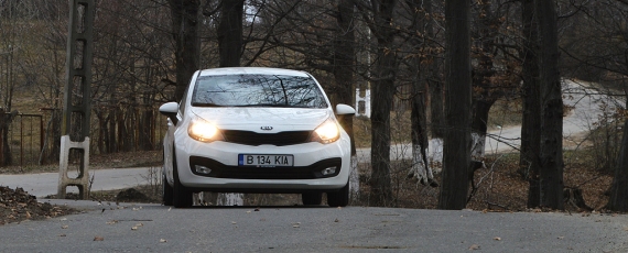 Noua Kia Rio - pe şosea