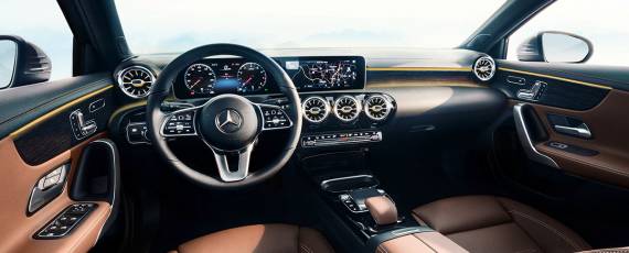 Mercedes-Benz A-Class 2018 - interior (02)