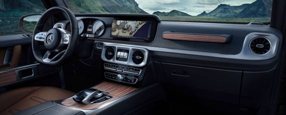 Mercedes-Benz G-Class 2018 - interior (03)