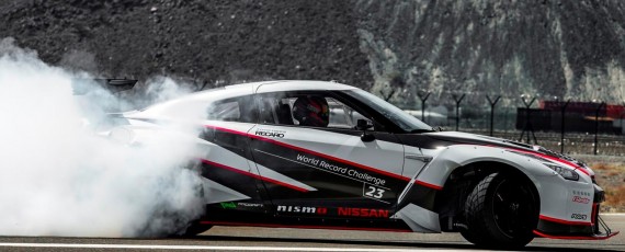 Nissan GT-R - record mondial la drift (01)