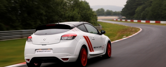 Renault Megane RS 275 Trophy-R - record Nurburgring (02)