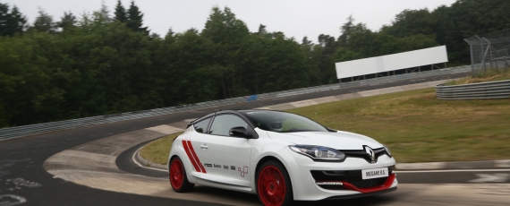 Renault Megane RS 275 Trophy-R - record Nurburgring (01)